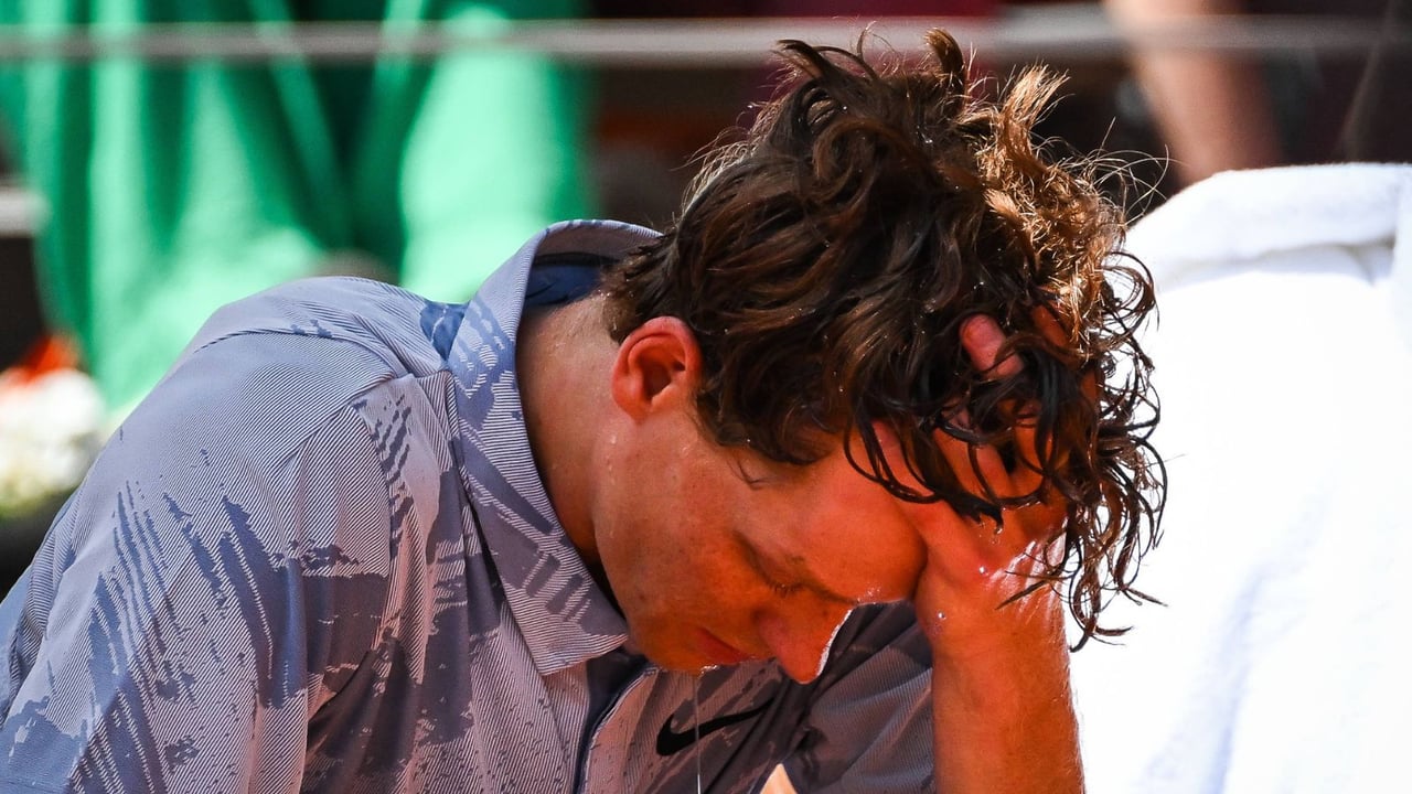 Más problemas para Jannik Sinner, tendrá que estar en reposo absoluto por un tiempo