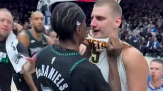 Nikola Jokic acaba desquiciado y la emprende a golpes con los jugadores de Minnesota