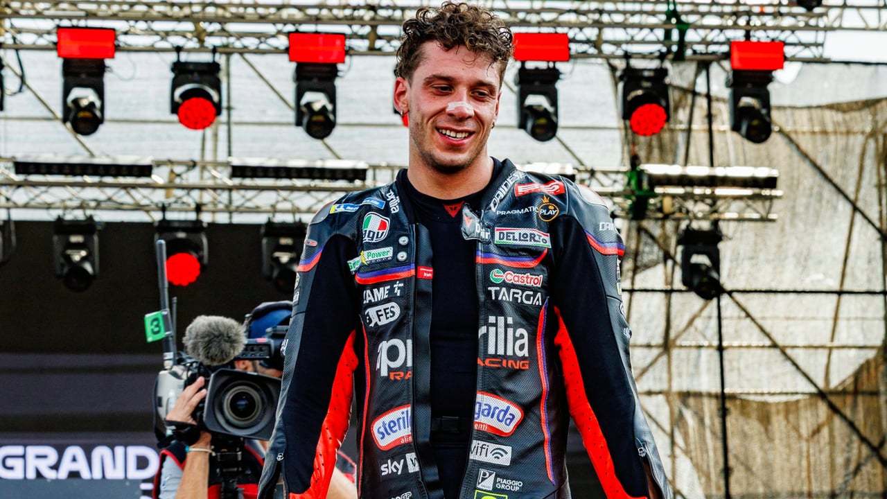 Bezzecchi lidera, Bagnaia se salva y Fermín Aldeguer se lleva una decepción