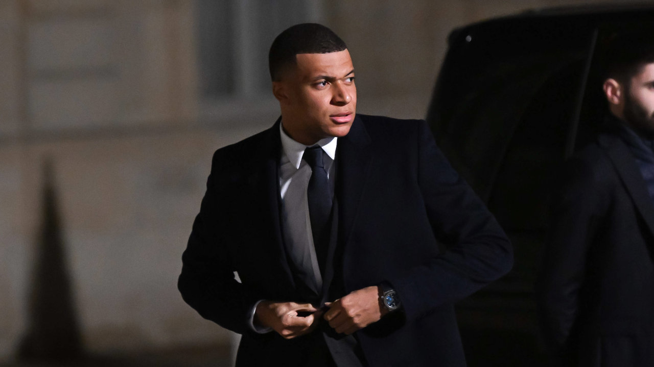 El desconcertante mensaje de Macron a Mbappé con Al-Thani de testigo