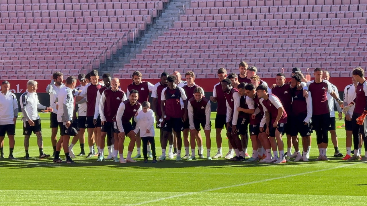 Leo, "el Talismán de Nervión" que 'bendice' al Sevilla antes de Osasuna con Stassin y Guridi