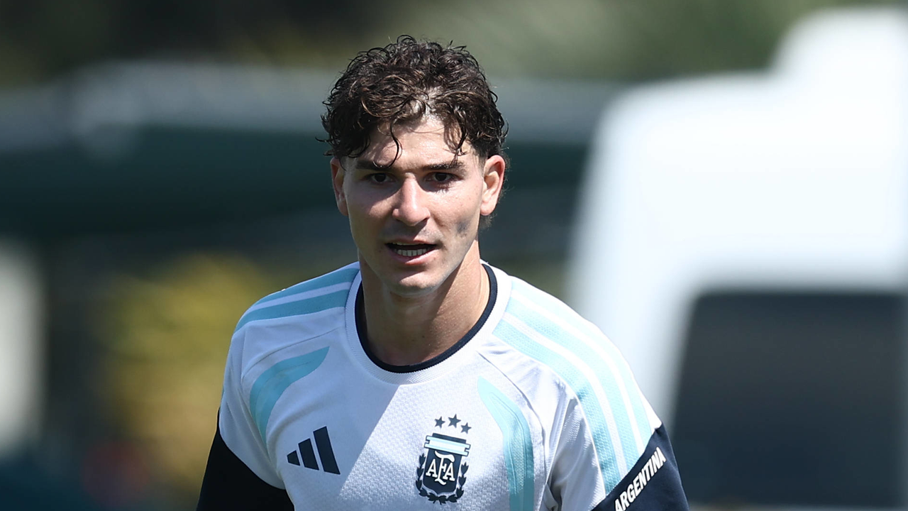 Julián, jugador del Atlético de Madrid, vuelve donde empezó el lío con el fichaje frustrado por el Barcelona