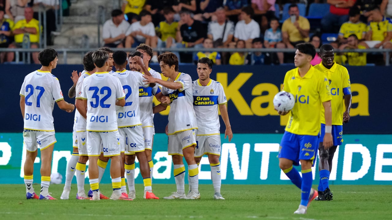 El Cádiz no llega preparado: El Trofeo Carranza deja más dudas que ilusión