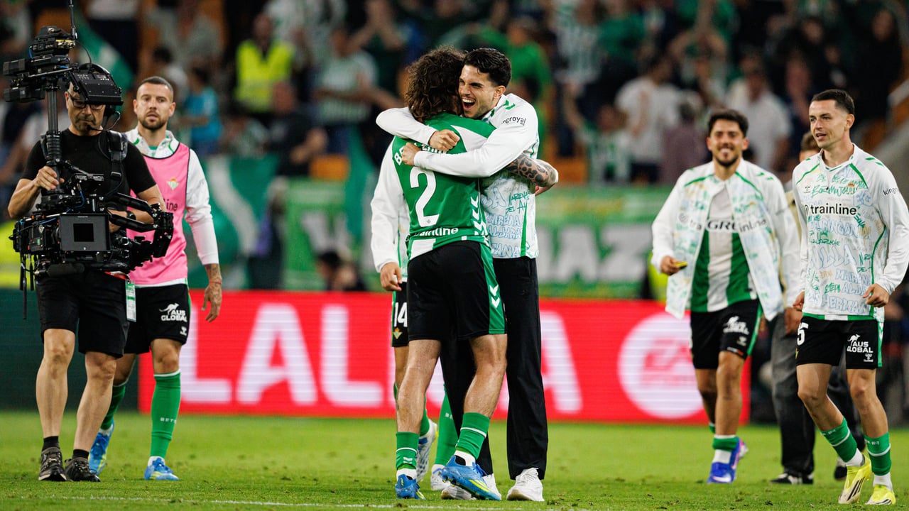 Los planes comunes con Bellerín y Bartra, los dos únicos que terminan en la 26/27