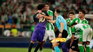 La traca final del polémico Betis - Barcelona: durísimas sanciones para Facundo Bernal y Manu Fajardo; advertencia para Pellegrini
