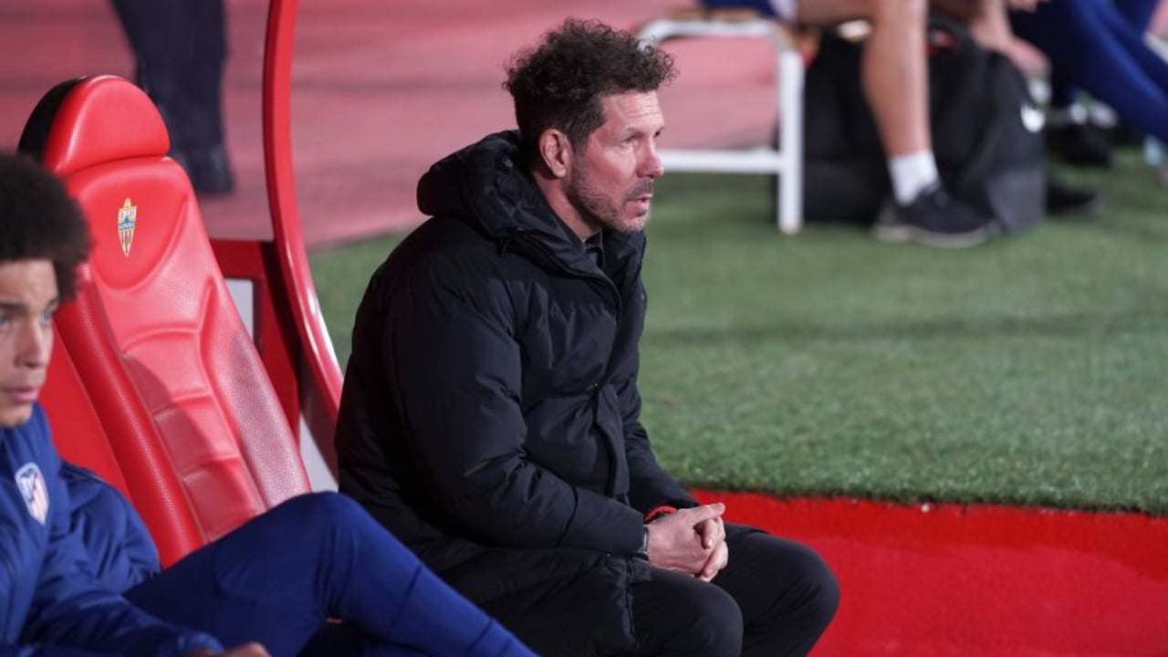 Simeone carga contra sí mismo