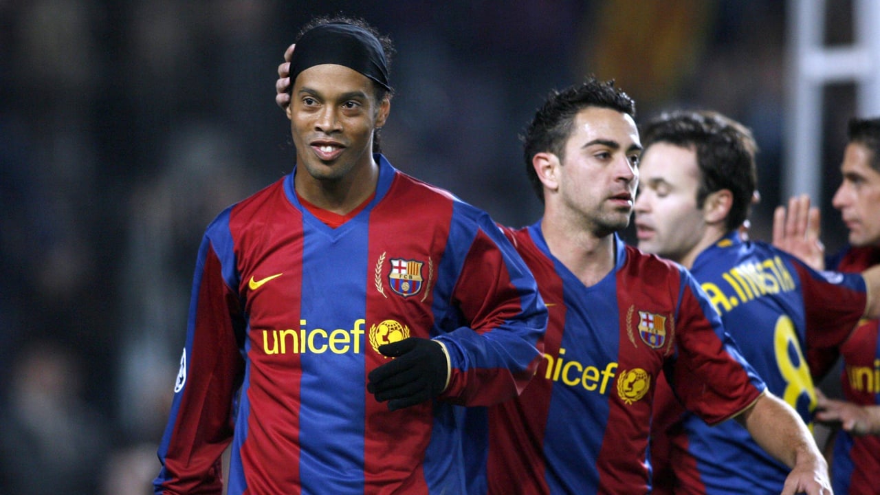 Xavi, sobre Ronaldinho en el Barça: "No fue por la fiesta, fue la mentalidad. Lo ganó todo, ligas, Champions League, el Balón de Oro y fue como 'ya está, he hecho mi trabajo'"