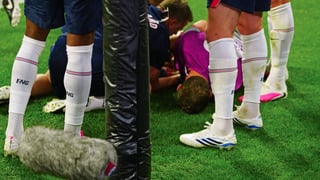 Henderson, lesionado y evacuado en camilla en la celebración de Inglaterra