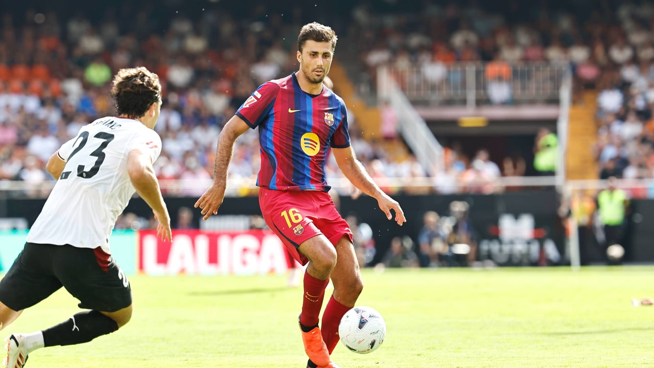 Rodri Hernández, pillado en el banquillo del Barcelona, sobre el Valencia: "Son malísimos"
