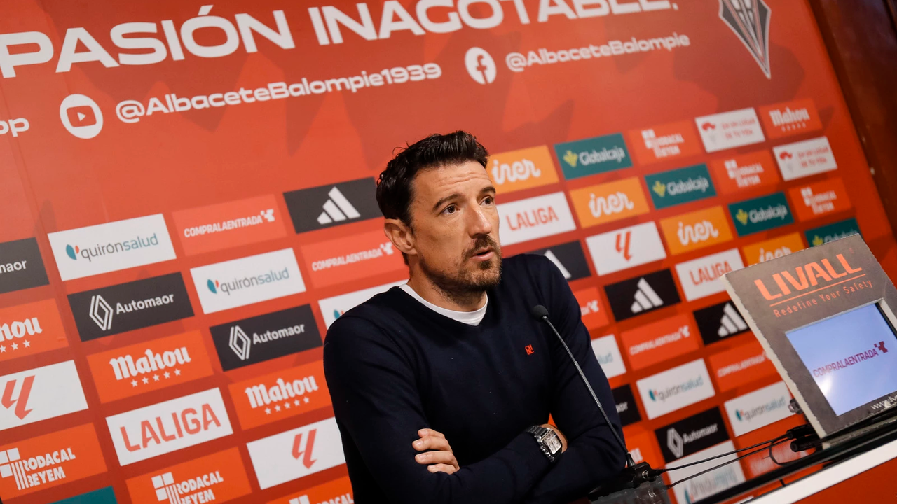El Albacete renueva a su jefe en el mercado de fichajes
