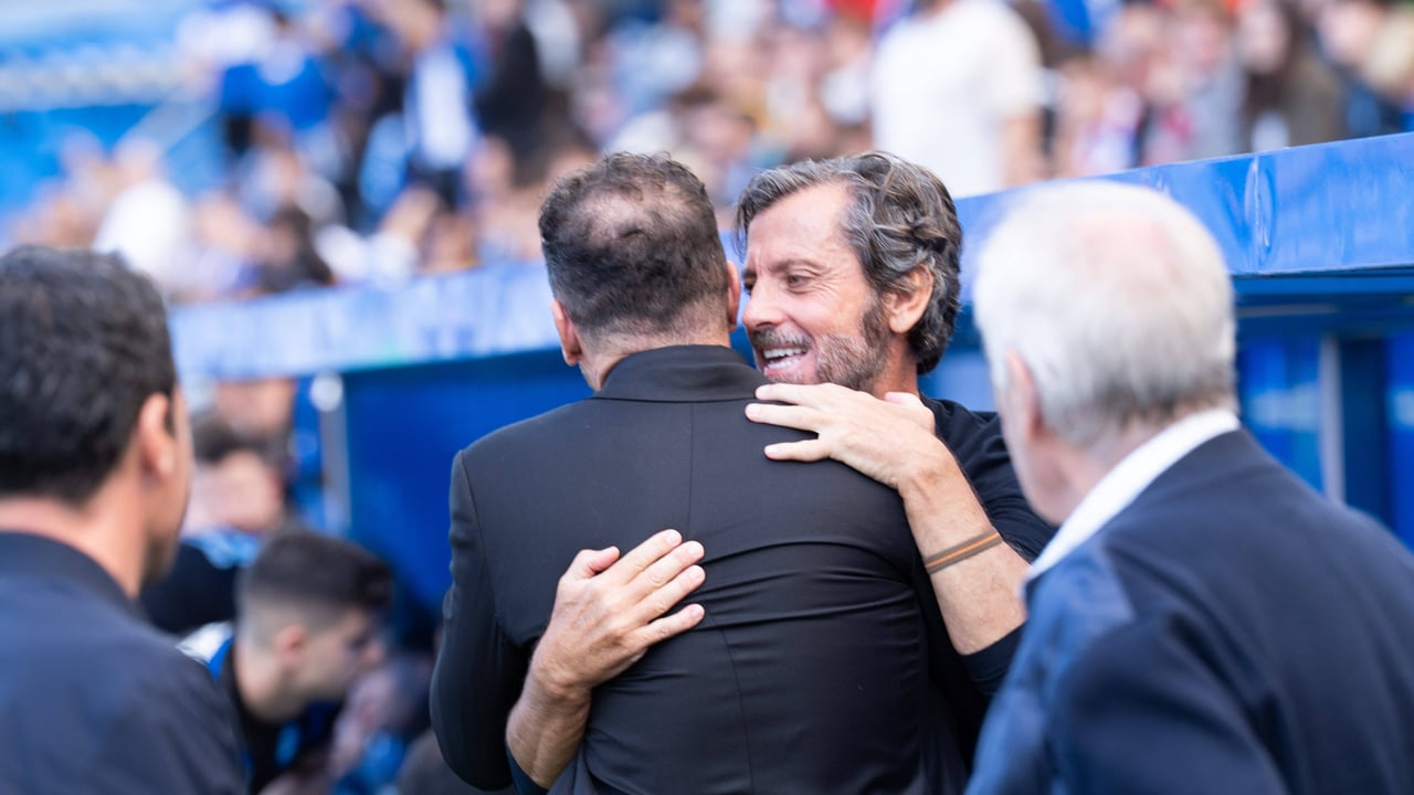 Quique Sánchez Flores y la expulsión de Ángel Pérez: "Me comentan que hay una jugada de Lookman donde el criterio del VAR es diferente"