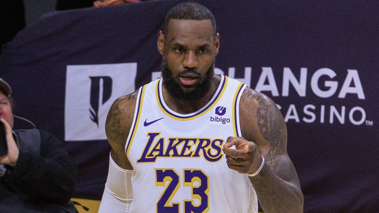 LeBron James pone fin a su histórica racha a lo campeón