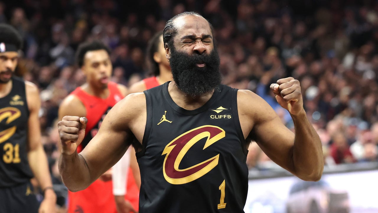 James Harden cierra el último culebrón de la NBA y firma por tres años