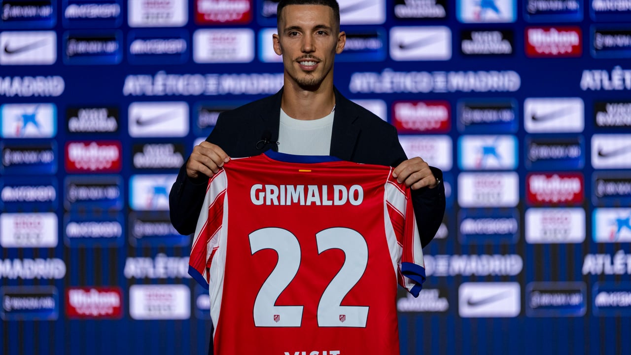 La doble ambición de Grimaldo con el Atlético: "Quiero ganar títulos y ser el mejor lateral de LALIGA"
