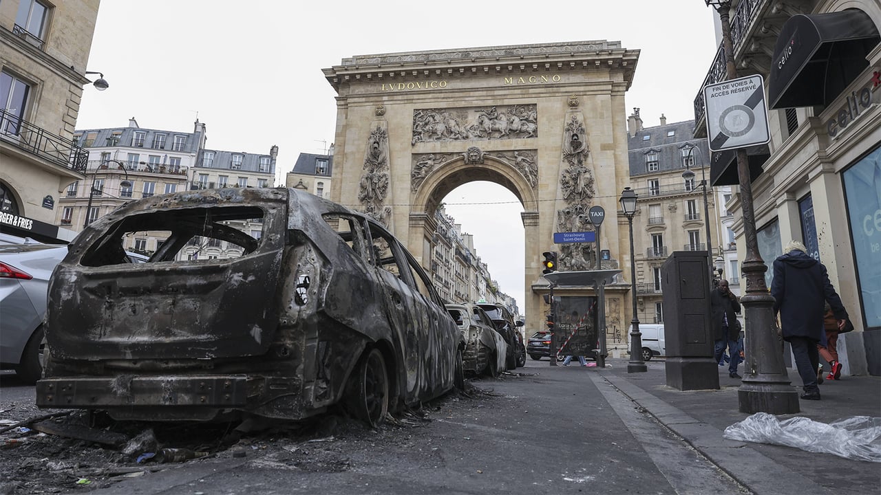 Piden aplazar el PSG-Barça por los disturbios en París: el Gobierno francés se pronuncia