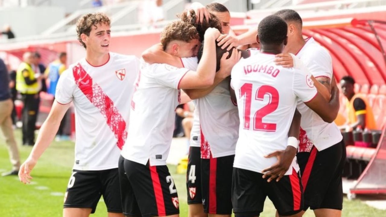 Los dorsales del Sevilla Atlético en Primera RFEF