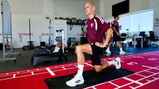 Las lesiones vuelven a azotar al Sevilla: parte médico oficial y tiempo de baja para Jon Guridi, el penúltimo en caer