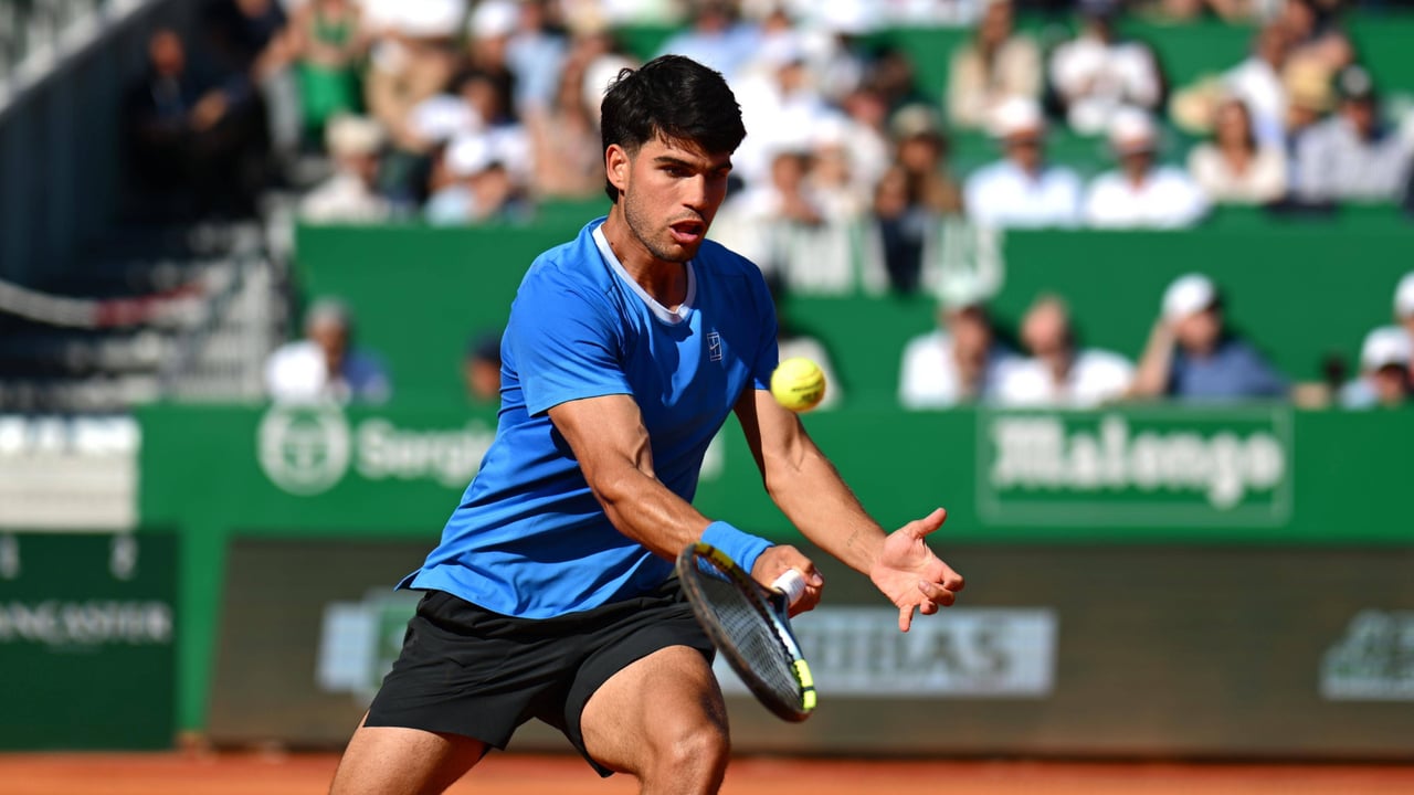 Carlos Alcaraz vuelve a demostrar que es humano en Montecarlo