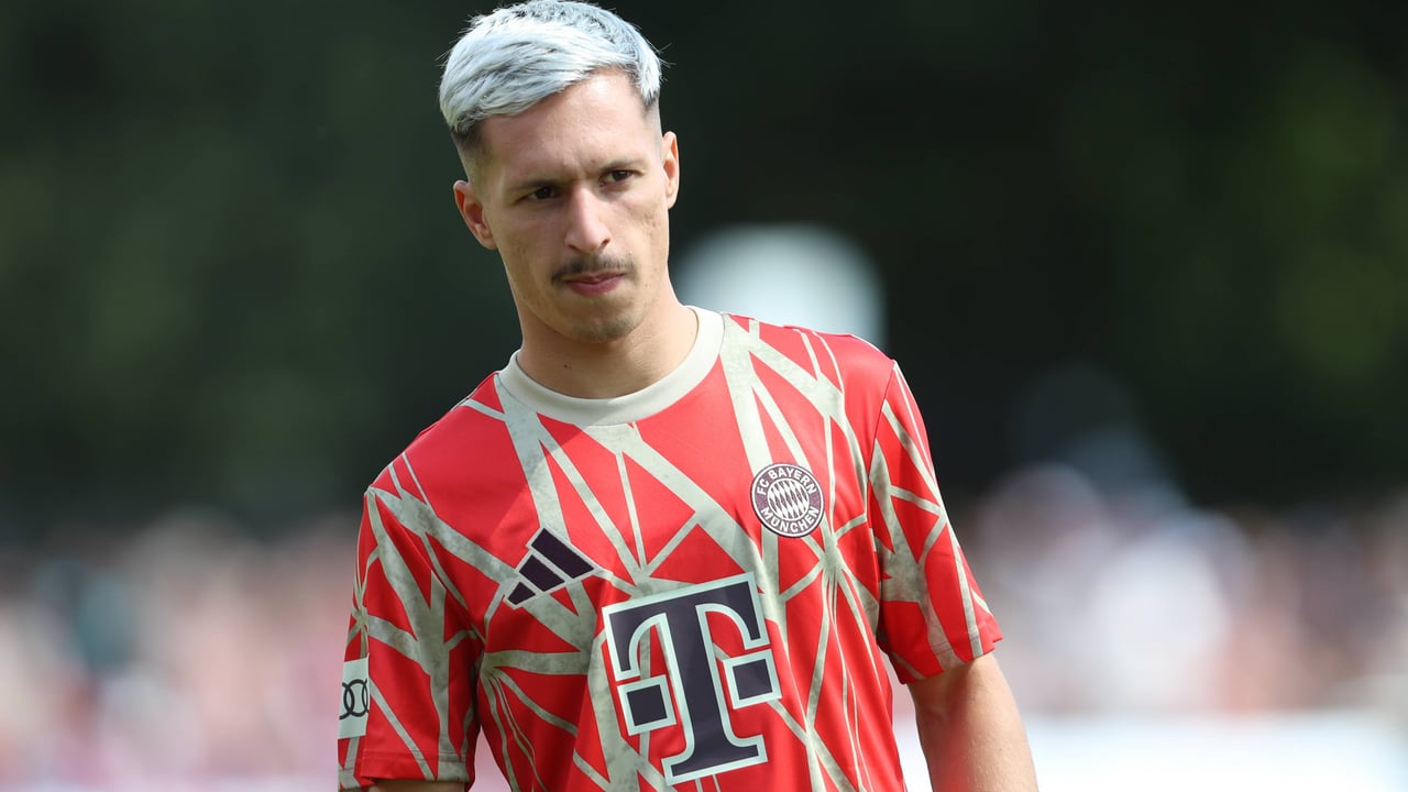 Últimos flecos por Bryan Zaragoza