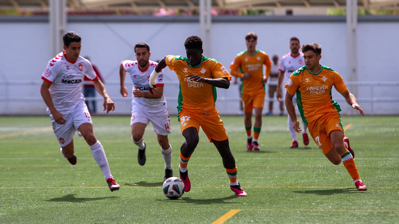 CD Utrera 1-4 Betis Deportivo: Exhibición de Marcos Fernández en una mañana redonda