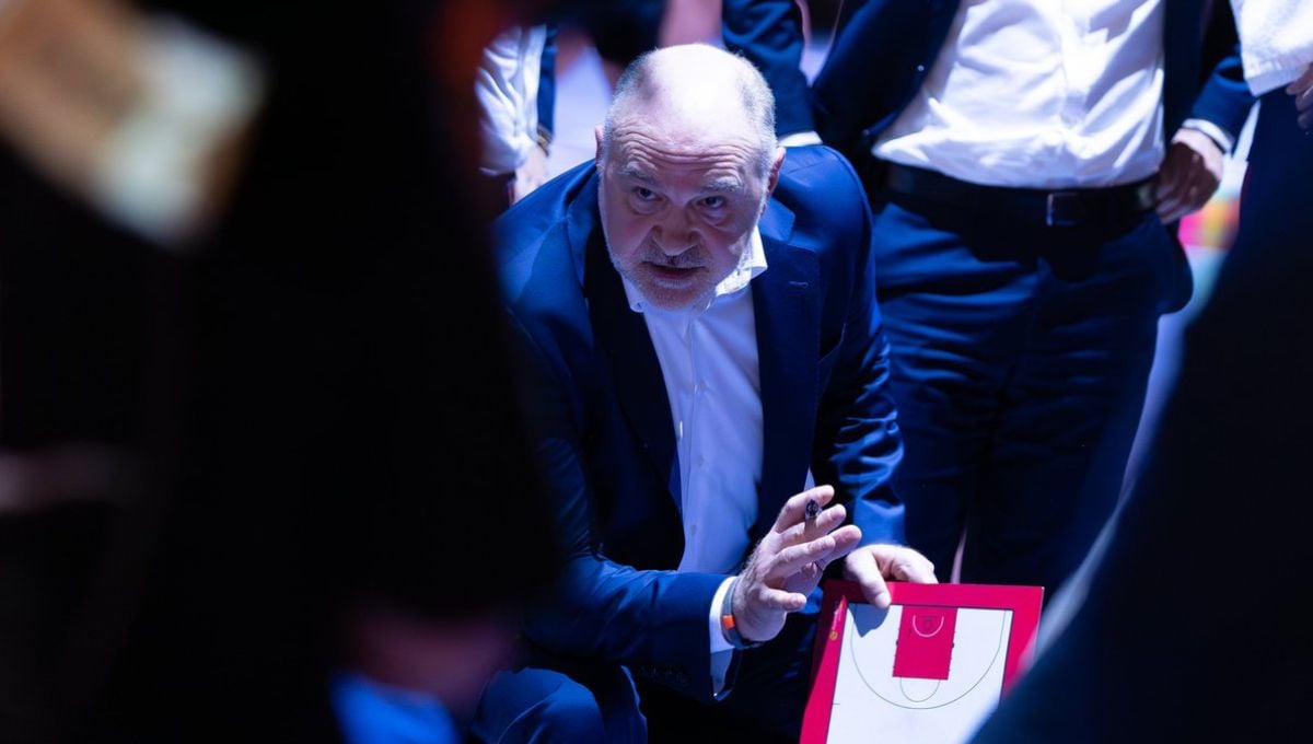 Pablo Laso señala a un jugador tras la derrota ante Unicaja