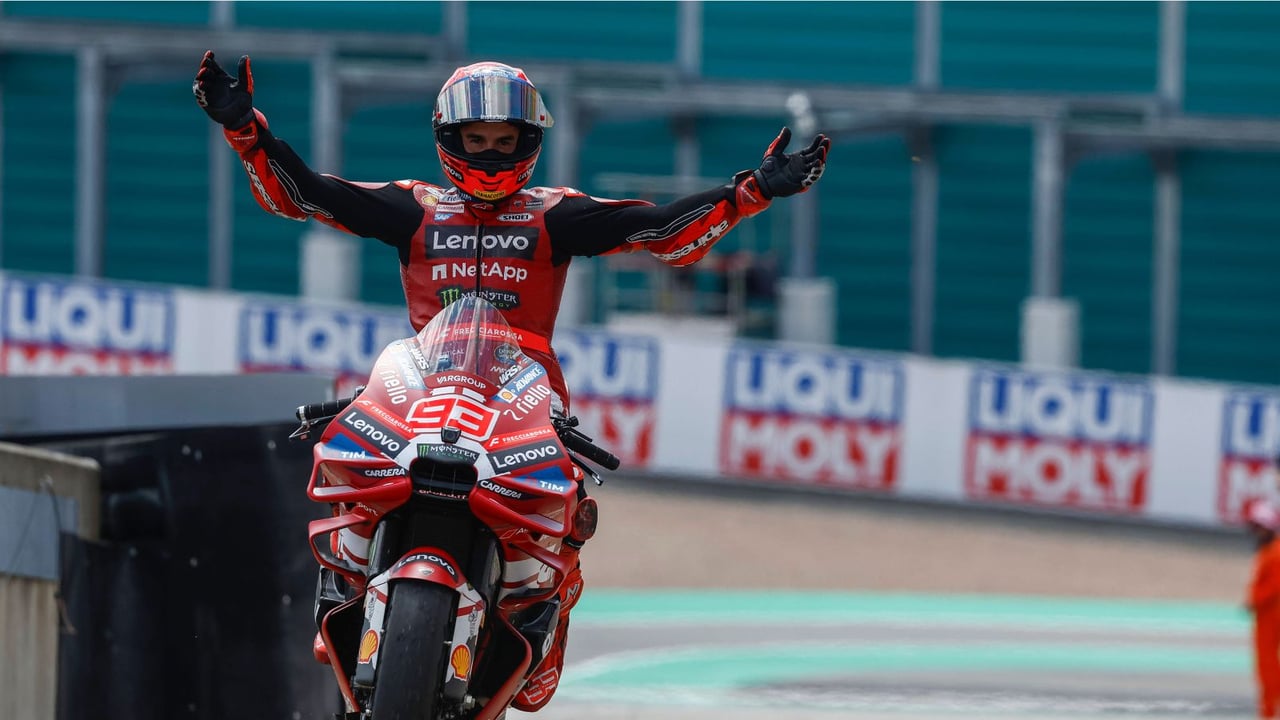 Pedro Acosta elige la guerra con Marc Márquez y se equivoca