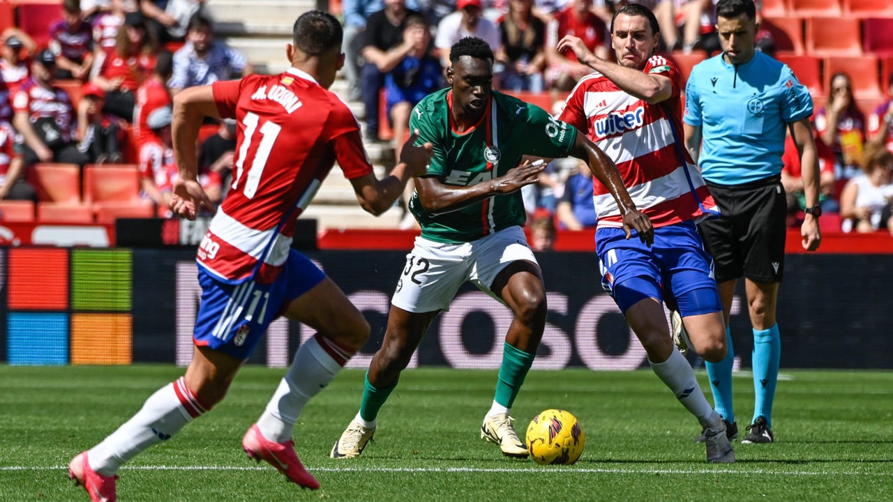 La 'guerra' entre Samu Omorodion y la afición del Granada trae cola