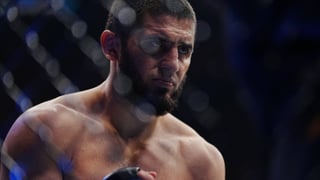 Islam Makhachev se compromete para julio y abre la puerta a Ilia Topuria
