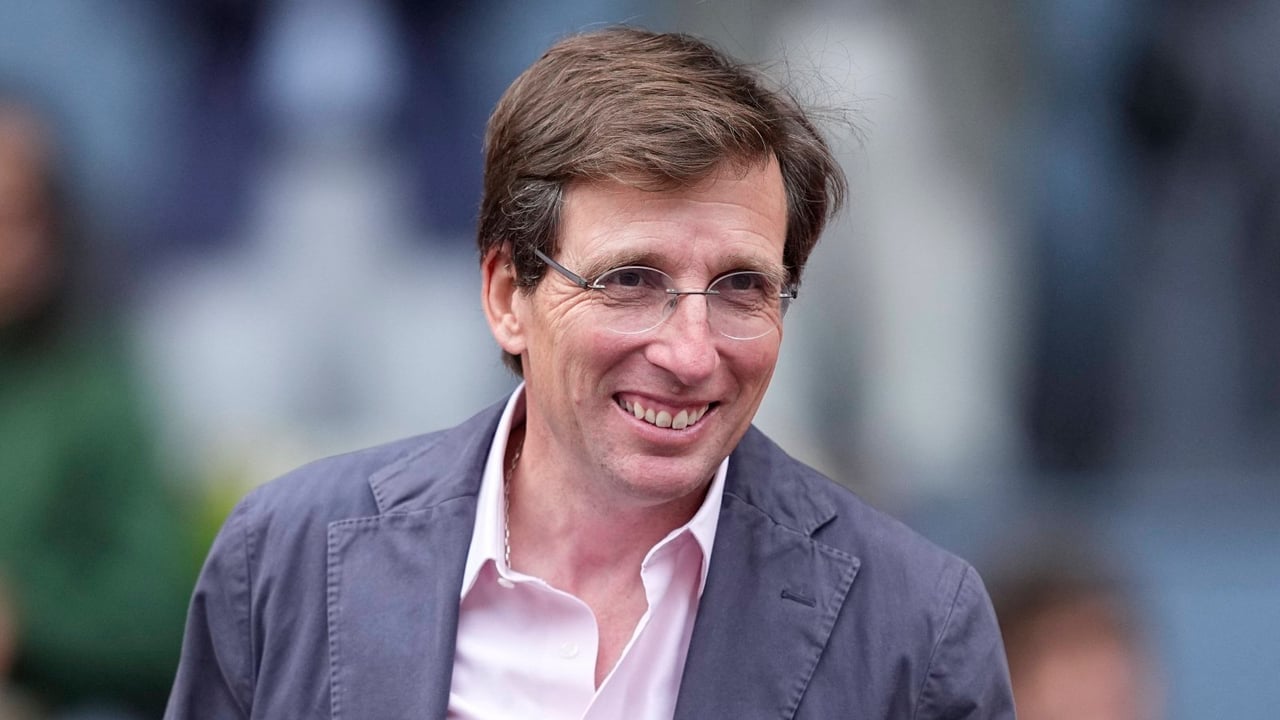 Martínez-Almeida ya 'calienta' la final de Conference League entre el Crystal Palace y el Rayo Vallecano: "Que se preparen los ingleses"