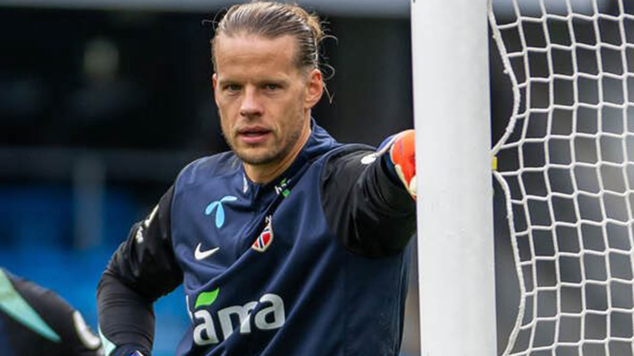 Nyland se desquita de su suplencia en el Sevilla y Gudelj se queda fuera