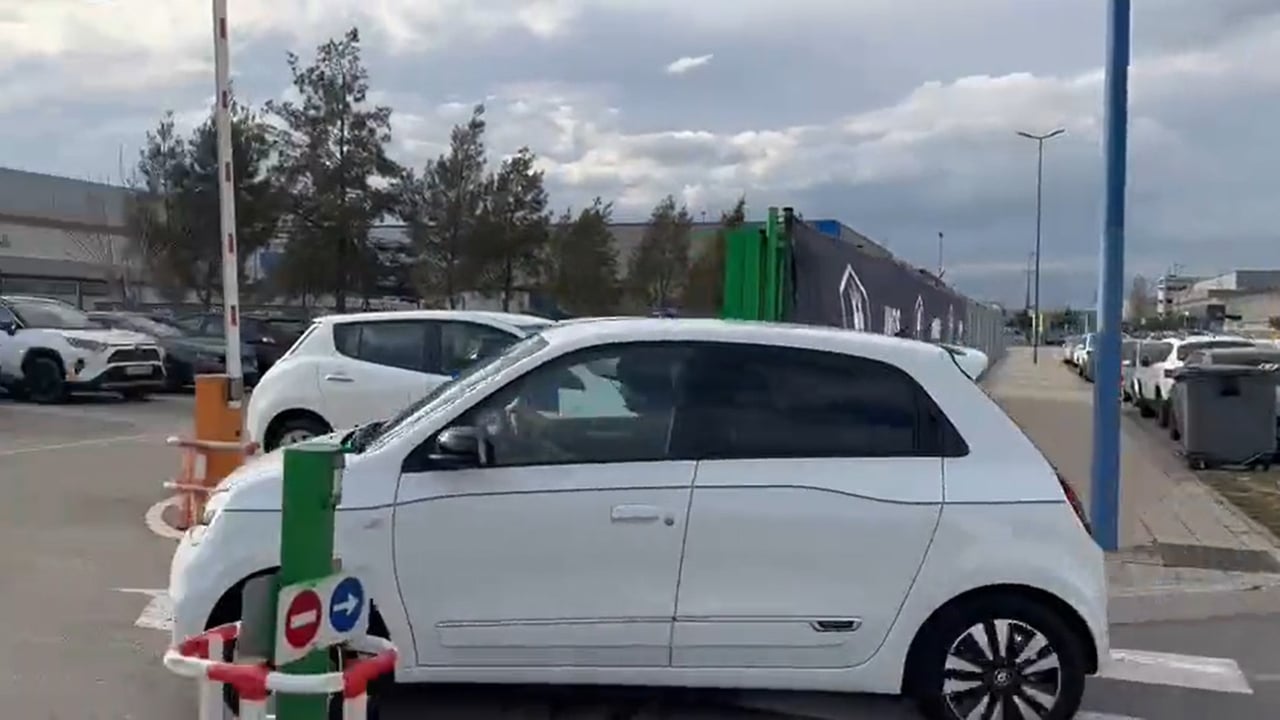 ¡Piqué lo vuelve a hacer! Así es el coche con el que ha ido a la Kings League