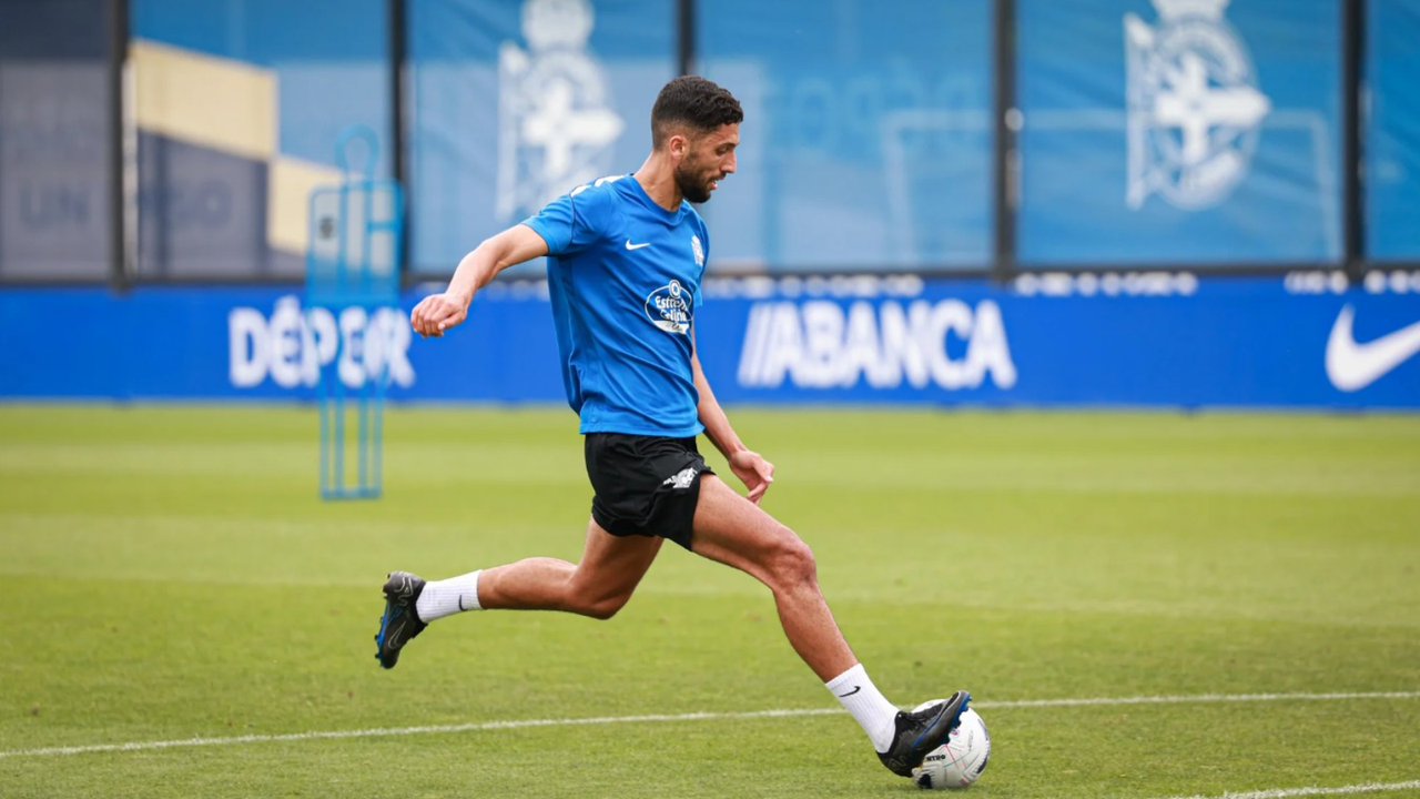 El Deportivo rechaza la oferta del Sporting por Eddahchouri y exige una plusvalía