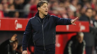 Almeyda ya maneja ofertas para volver tras su fracaso en el Sevilla