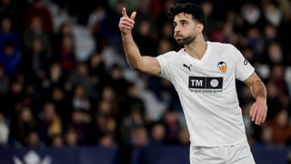 El Valencia no da el paso con Cömert y los espías acechan para llevárselo gratis 