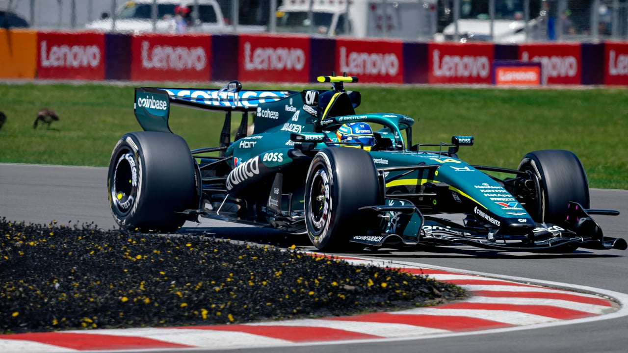 Antonelli asusta en la FP1 y Fernando Alonso ve algo de luz en su túnel
