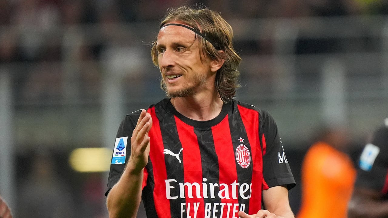 Luka Modric renueva con el Milan y seguirá un año más en la élite