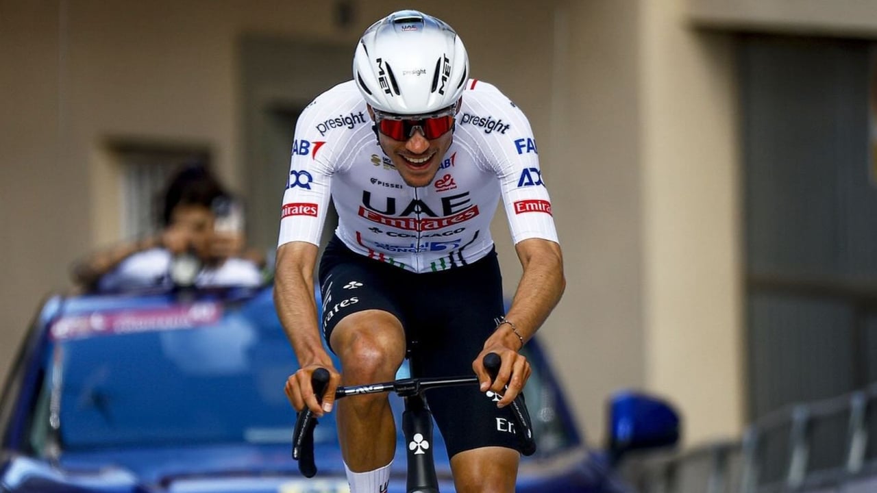 Juan Ayuso señala a Enric Mas y promete pelea