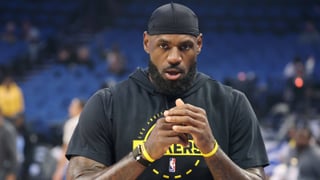 LeBron James rechaza la invitación de Stephen Curry y pone rumbo a casa