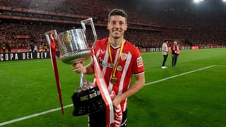 El Athletic anuncia la marcha de Mikel Vesga al Almería: ﻿"Me da pena, pero es lo mejor"