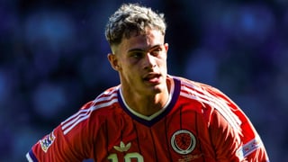 Robbie Ure estrena galones con la absoluta de Escocia, pero no rompe su gafe