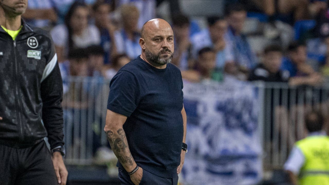 Manolo, molesto tras encajar el empate en el último minuto: "Se acaba el córner, la jugada y el partido"
