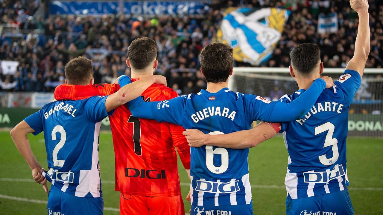 El desafío de la afición del Alavés en Mendizorroza