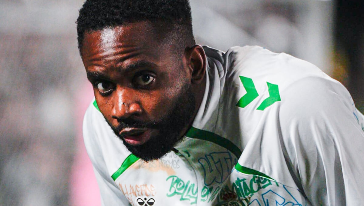 Bakambu se asoma otra vez a la puerta del Betis
