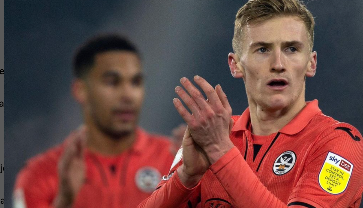 Pierde su debut en la Premier por una grave intoxicación alimentaria