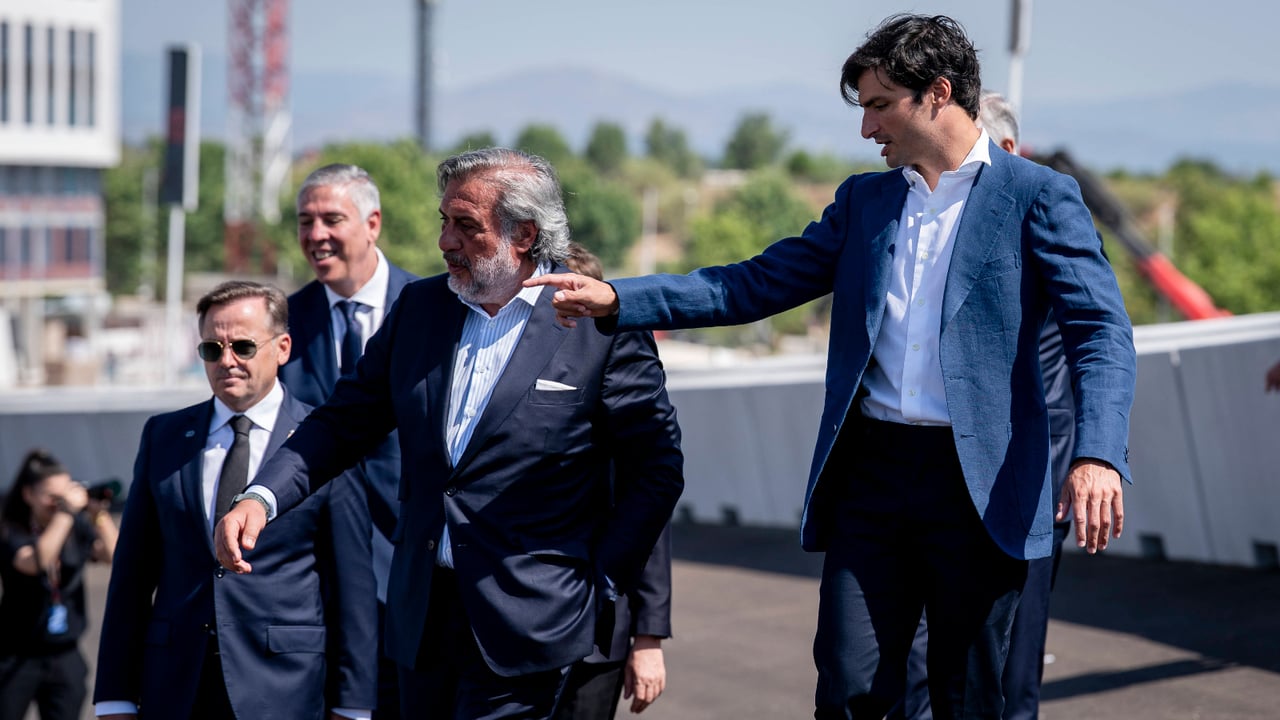 Madring se presenta al mundo con una histórica bandera de España y Carlos Sainz como embajador