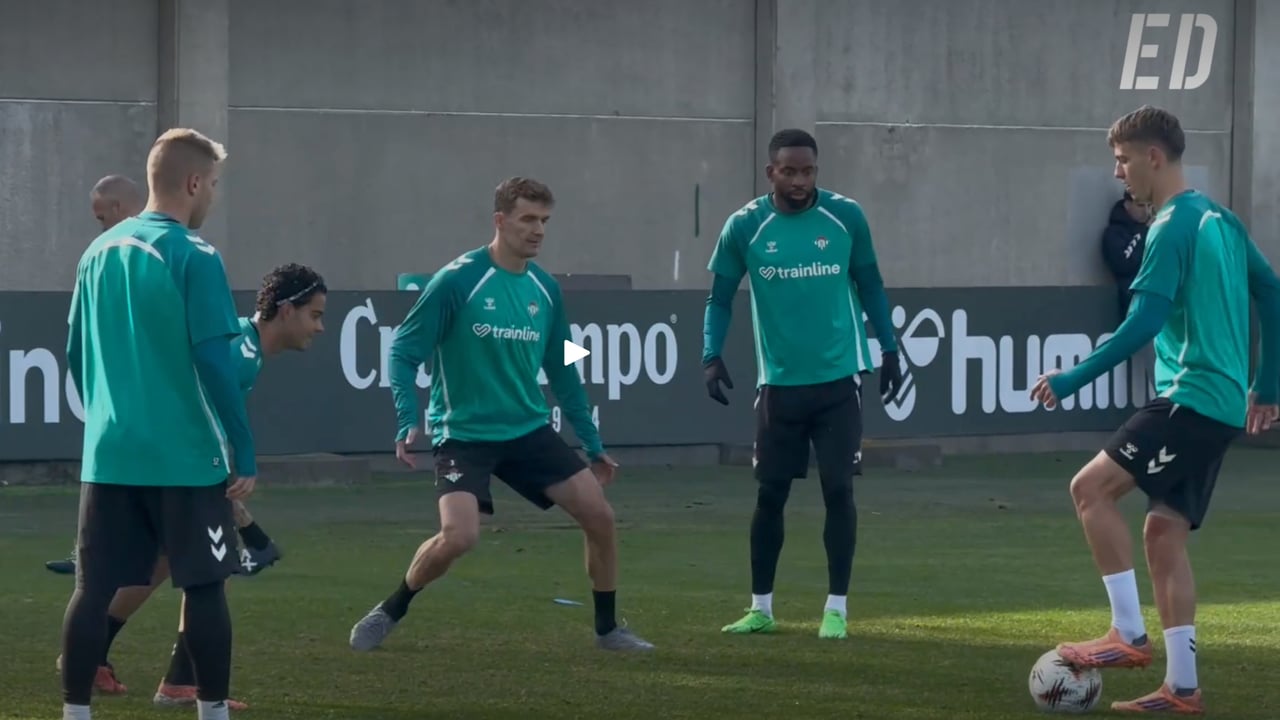 El juvenil De Roa, gran novedad en una lista de 22 de Pellegrini para Zagreb a la que casi llega hasta Isco