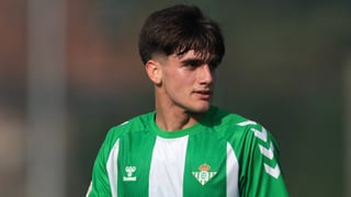 El Real Betis blinda a su nueva gran promesa: Morante, renovado