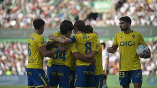 El Cádiz explica la sanción de la FIFA pero otros diez clubes españoles siguen afectados