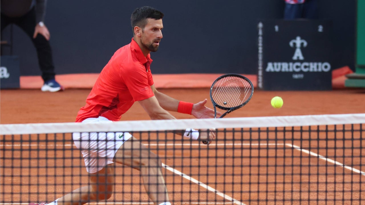 Ni un botellazo para a Novak Djokovic