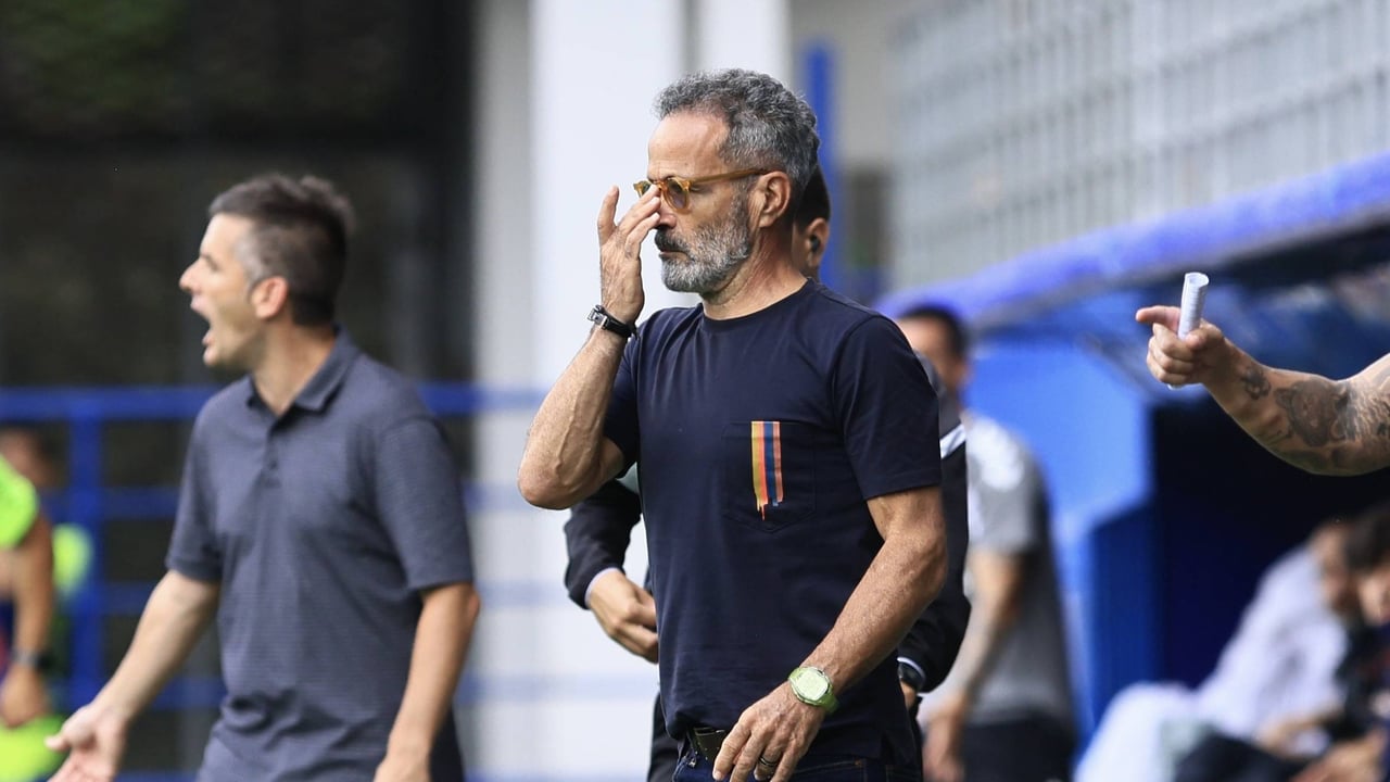 El Tenerife y Álvaro Cervera, en plena sintonía: "Hemos hecho incluso un traje a medida del entrenador"